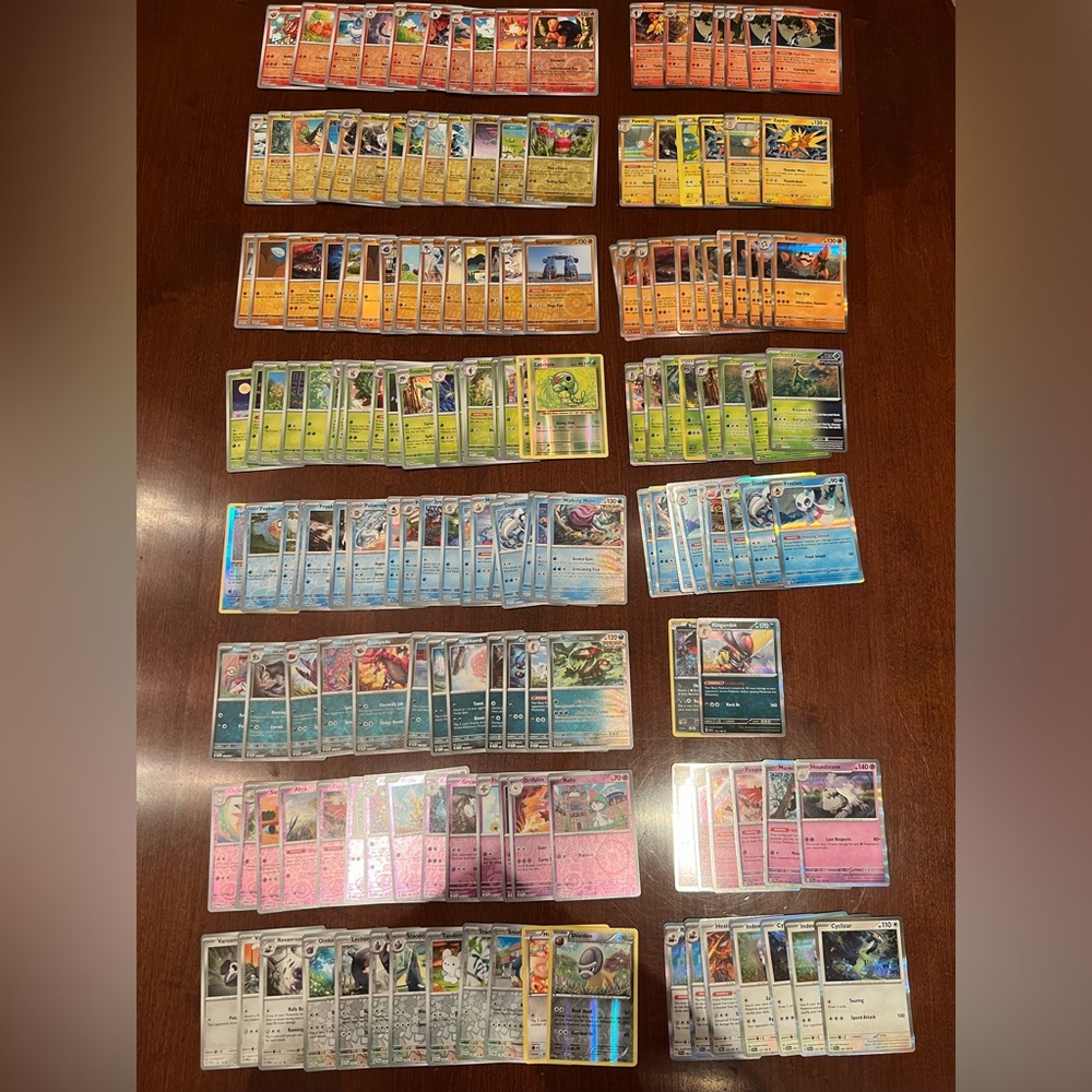 Pokémon cards- ALL HOLO AND REVERSE HOLO - ~250 Cards